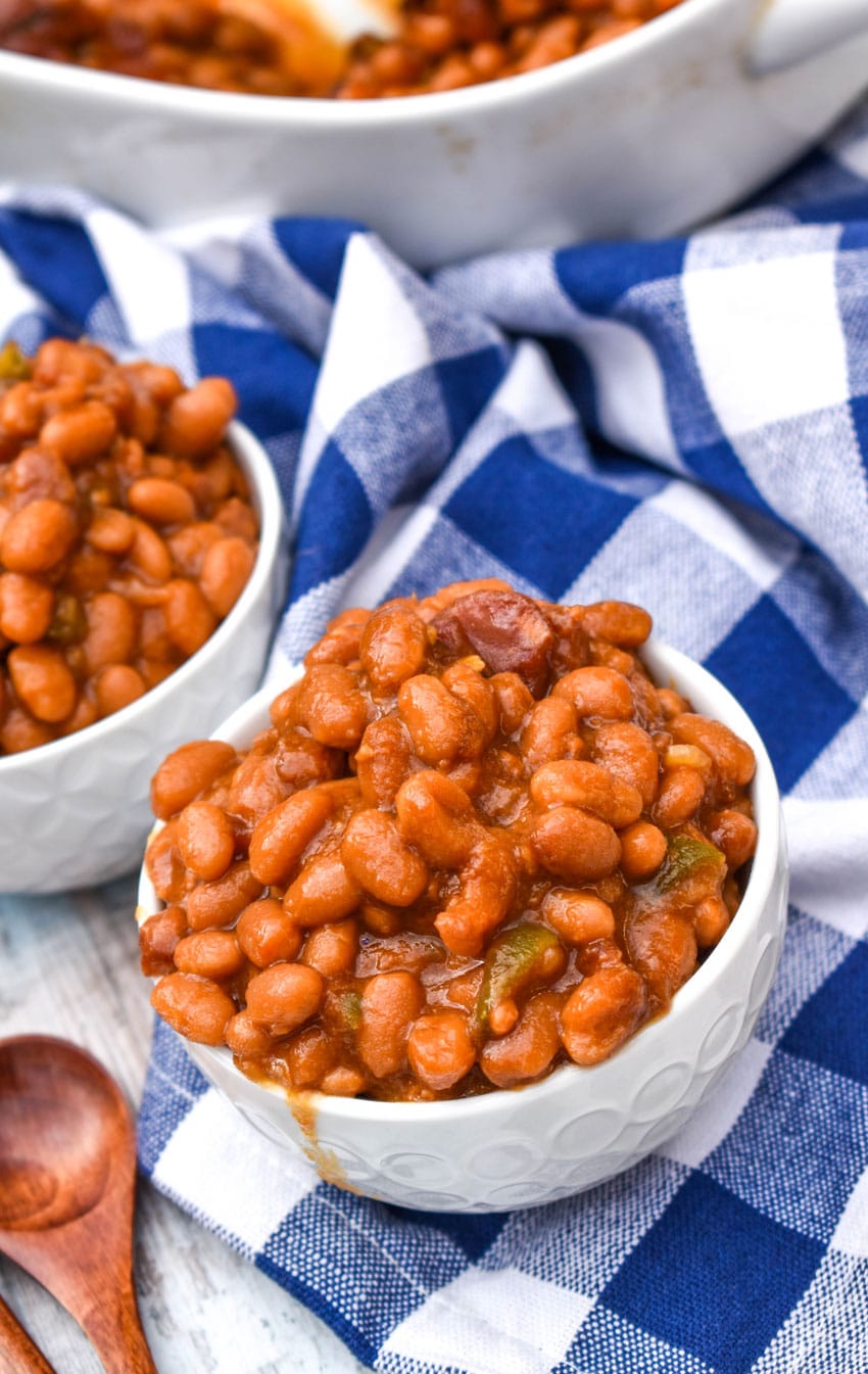 the best canned baked beans in two small white bowls