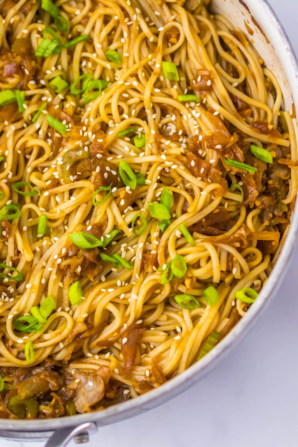 panda express copycat chinese chow mein in a pot
