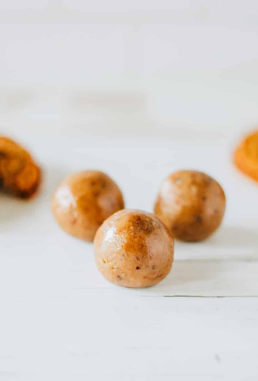 naked oatmeal creme pie cake balls on a wooden table