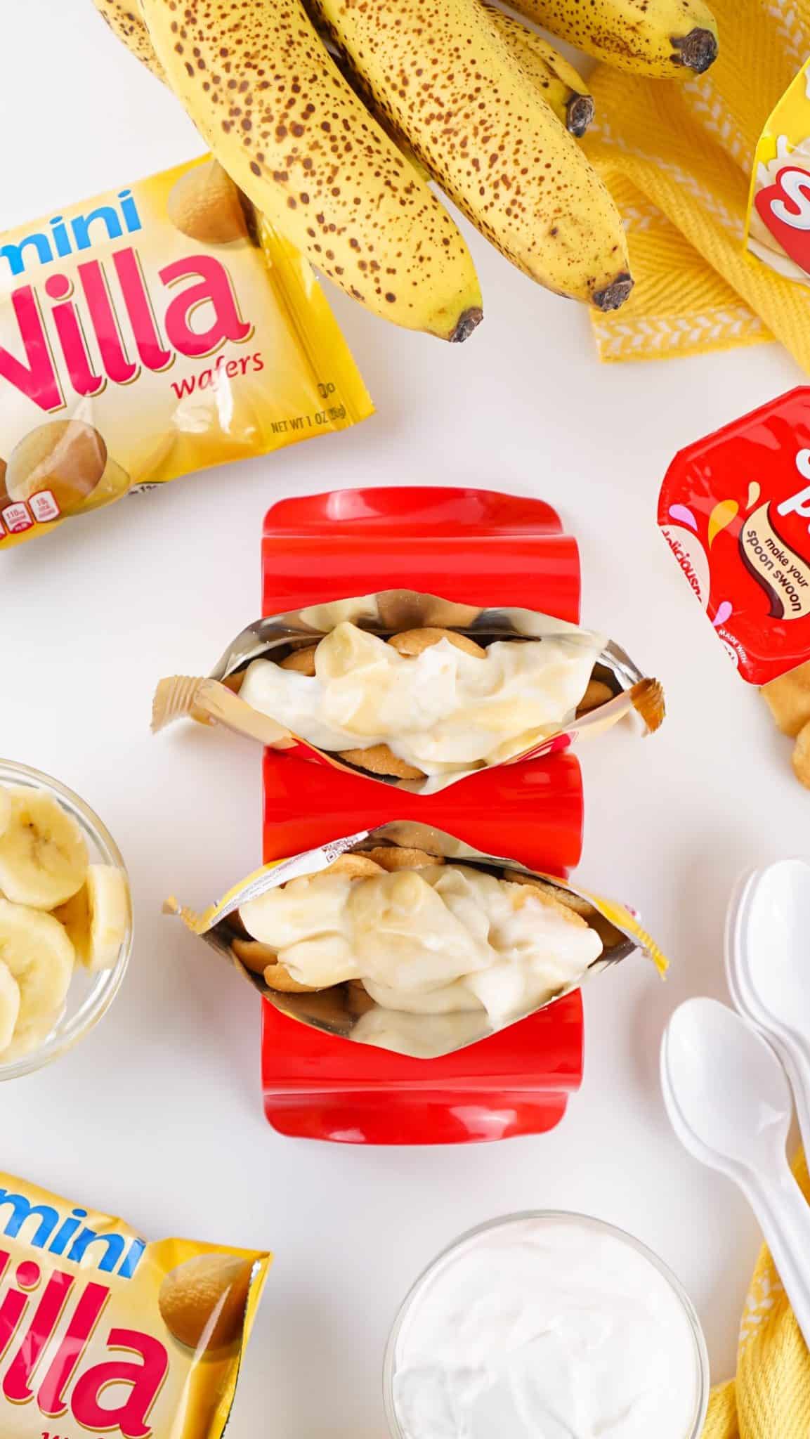 walking banana pudding desserts in a plastic stand
